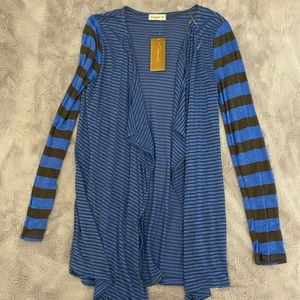 Francesca’s Striped Lightweight Sweater Size M
